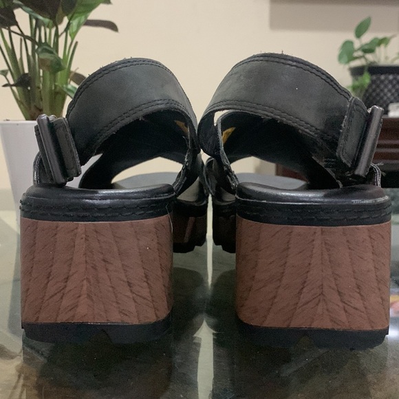 CAT (CATERPILLAR) Chunky Block Wood Heel Black Leather Slingback Sandals - Picture 9 of 12